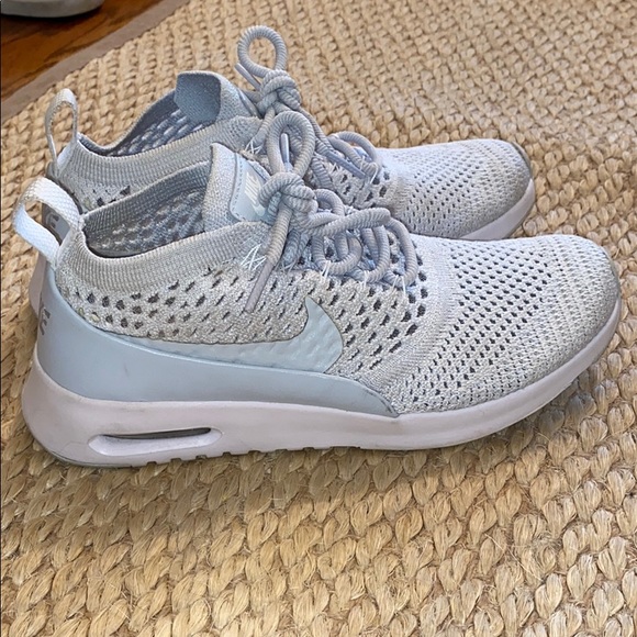 grey sneakers - Picture 3 of 8